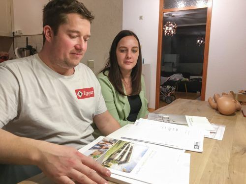 Wolfgang und Stefanie Feuerstein haben den Wohnungskauf gestoppt. „Es wäre sich finanziell einfach nicht ausgegangen.“ VN/Gasser