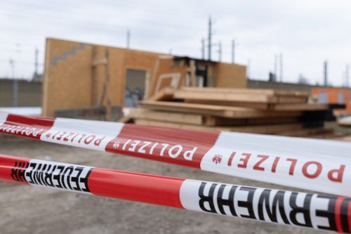 Auf Grund der Spurenlage sei von Brandstiftung auszugehen.  APA/KERSCHBAUMMAYR