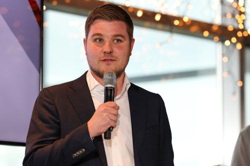 Austrias Sportdirektor Alexander Schneider sah den Sieg im TV. gepa