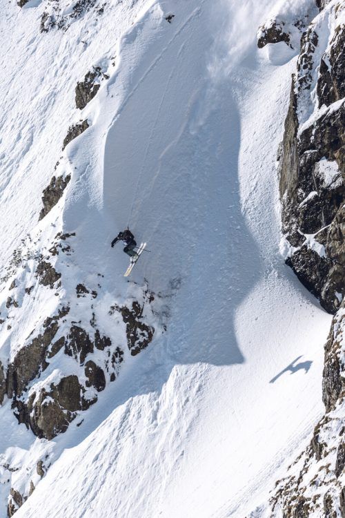 Beim ersten Sprung hatte Hitzig einen extrem hohen Luftstand. FWT/Bernard