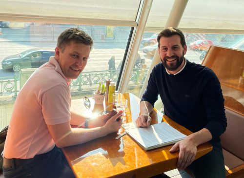 Bürgermeister Simon Tschann mit Franz Hammerschmid (Geschäftsbereichsleiter Asset Management und Strategische Planung der ÖBB) beim Gespräch. Stadt Bludenz