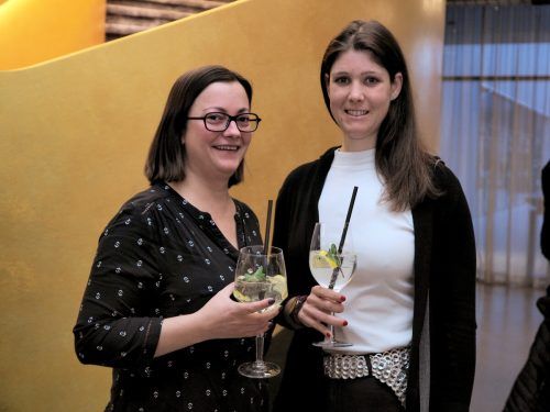 Caroline Kreutz und Julia Schwarz (Henn).