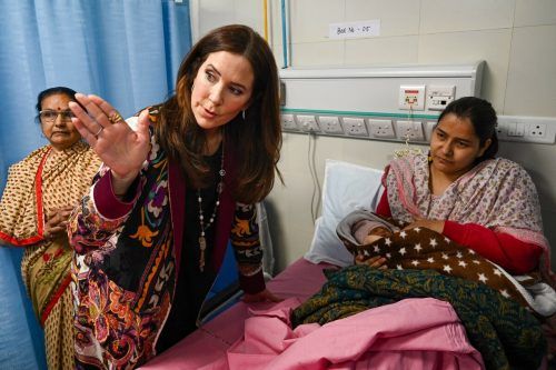 Dänemarks Kronprinzessin Mary besuchte eine Entbindungsstation im All India Institute of Medical Sciences (AIIMS) in Neu-Delhi. AFP