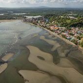 Ölteppich vor Philippinen: Lecks können nicht gestopft werden