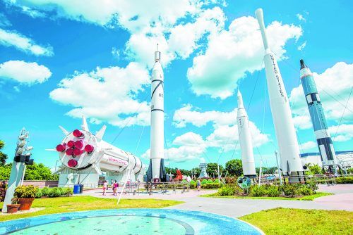 Der Rocket Garden im Kennedy Space Center in Florida. Shutterstock
