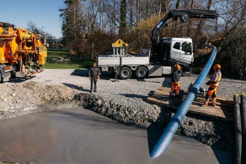 Die 440 Meter lange Polyethylen-Wasserleitung aus einem Stück hat einen Durchmesser von 355 Millimeter. Projektträger