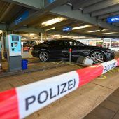 Autofahrer fährt in Parkhaus gezielt mehrere Menschen an