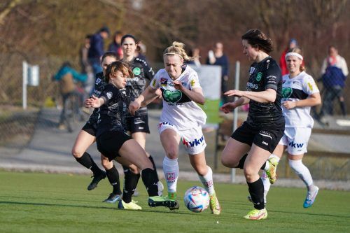 In den fünf Testspielen gab es für das Frauenteam aus Altach zwei Siege, bei zwei Remis und einer Niederlage. Nun wartet am Samstag der Saisonstart mit dem Cupspiel. VN
