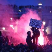Macron setzt Pensionsreform durch