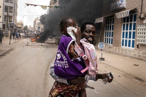 In der senegalesischen Hauptstadt Dakar kommt es vor dem politisch aufgeladenen Prozess gegen einen Oppositionsführer zu Unruhen. AFP