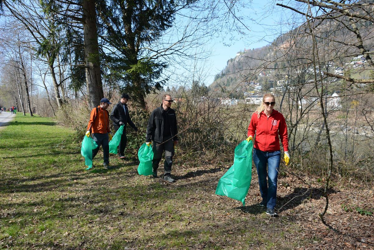In Wolfurt helfen bei der Landschaftsreinigung wieder alle zusammen.⇒hapf