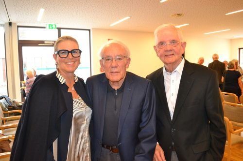 Jutta Jäger mit Vater Bertram Jäger sowie Hans Mayr (bisheriger Obmann des KPV), der bei seinem Abschied Standing Ovations bekam.