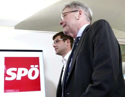 Kärntens SPÖ-Vorsitzender Landeshauptmann Peter Kaiser (r.) und ÖVP-Landesparteiobmann Martin Gruber wollen die Koalition fortsetzen. APA