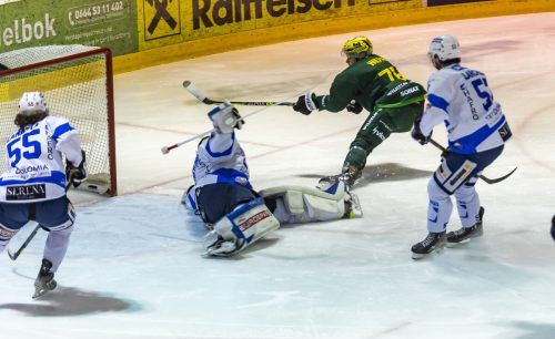 Max Wilfan führte den EHC Lustenau mit zwei Toren gegen Cortina zum Sieg. Paulitsch