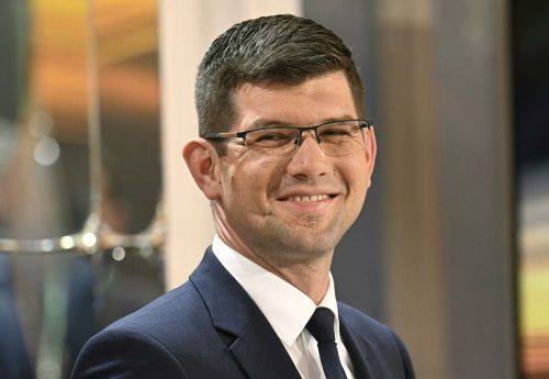 ÖVP-Kandidat Gruber konnte sich freuen. Die ÖVP legte unerwartet zu.