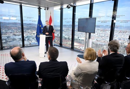 ÖVP-Politiker von Markus Wallner bis Johanna Mikl-Leitner waren anwesend.  APA