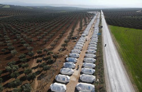 So weit das Auge reicht: Notquartiere für Erdbebenopfer in Syrien. Reuters