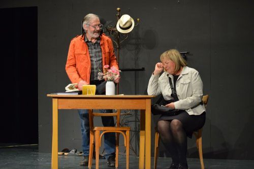 Theaterroutiniers: Günther Ritter und Barbara Herburger.  ME/2