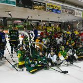 Groß und Klein kämpften um Puck