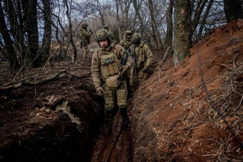 Ukrainische Soldaten in der Nähe von Bachmut. Die Stadt befindet sich in der Provinz Donezk.  AFP
