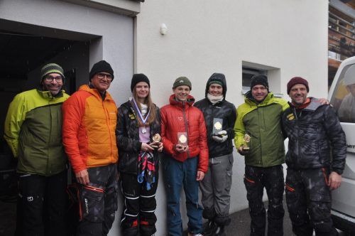 V.l.: Walter Neßler, Martin Neßler, die Gewinner Mia Neßler, Emilian Siegl, Annabelle Mähr, Aaron Nigsch sowie Daniel Siegl.
