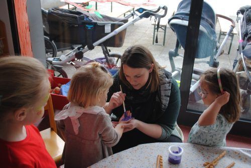 Wöchentliche Kindertreffen, Spielplatztreffen oder Kreativnachmittage finden im Ellí‘s statt. ellis