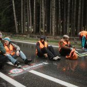 Klima-Kleber bremsten Verkehr am Arlberg aus