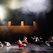 Laut, fröhlich und lebendig