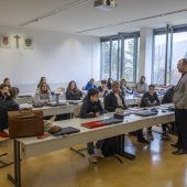 Seite an Seite im Klassenzimmer
