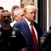 Ex-Präsident Donald Trump von New Yorker Gericht in Gewahrsam genommen. »D7