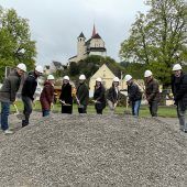 Spatenstich für die Zukunft der Kleinkinder