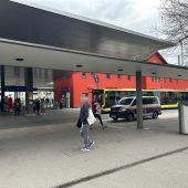 Am Bahnhof niedergestochen