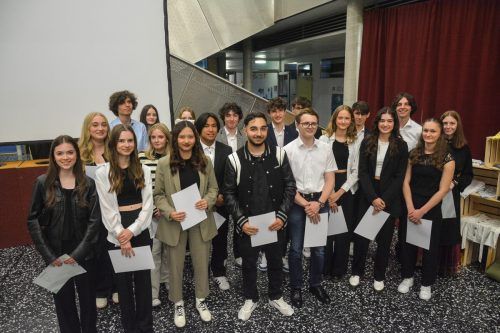 Am Ende des Projekts erhielten die Schülerinnen und Schüler ein Zertifikat.  bvs (3)