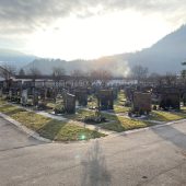84-jährige Frau übergab auf Friedhof fast 30.000 Euro