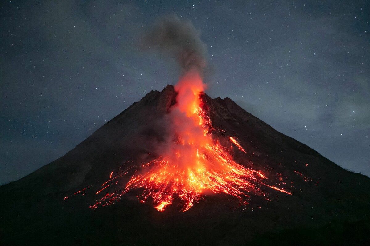 Merapi ist der aktivste Vulkan in Indonesien. Am Sonntag brach er erneut aus. AFP