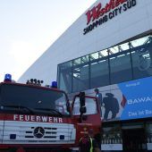 Großeinsatz nach Einbruch und Brand in SCS in Vösendorf