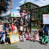 Die Alpenstadt aus Kinderaugen betrachtet