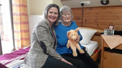 Die Mutter von Katja Krebs ist demenzkrank. „Ich aktiviere sie mit und ohne Puppen.“