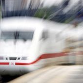 Zug fuhr bei Köln in Gruppe von Bahnarbeitern: Zwei Tote