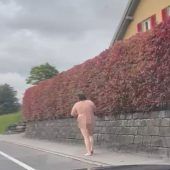 Nackter Hüne ging in Feldkirch auf Polizisten los
