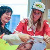 Olympiasiegerin erfüllte Autogrammwünsche