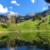 Idyllischer Badesee im Großen Walsertal