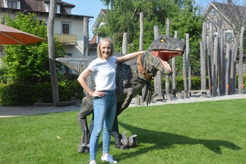 Ingrid Hofer ist für den Unternehmerinnen-Award in der Kategorie „Social Entrepreneurship“ nominiert und hat für Ruby The Raptor ein Lied geschrieben.  bvs