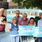 Hohe Spende an Schmetterlingskinder