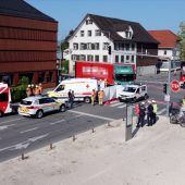 Radfahrer von Lkw erfasst und getötet