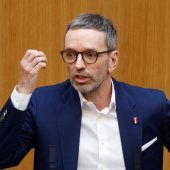 Politik in Kürze