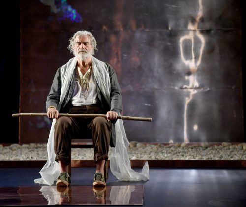 Simonischek als Prospero in William Shakespeares „Der Sturm“.  APA/GINDL