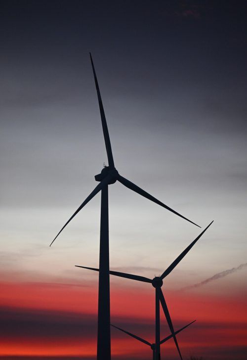 Windkraft und Sonnenenergie für die nächsten zehn Jahre bei Alpla. APA/Jäger