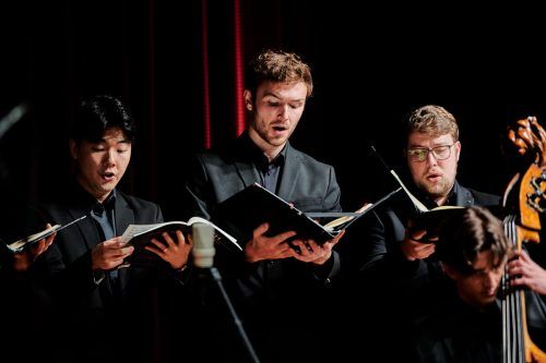 Absolventen der Lehrgänge „Chorleitung“ und „Katholische Kirchenmusik C“ feiern ihren Abschluss mit der Langen Nacht der Chöre in der Stella Vorarlberg.