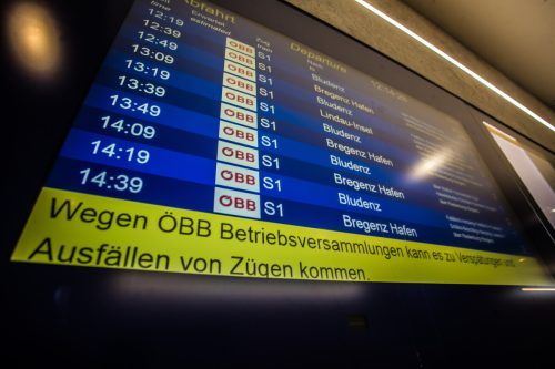 Am unpünktlichsten waren die Züge im November 2022. Dafür verantwortlich war der Bahnstreik. VN/Steurer